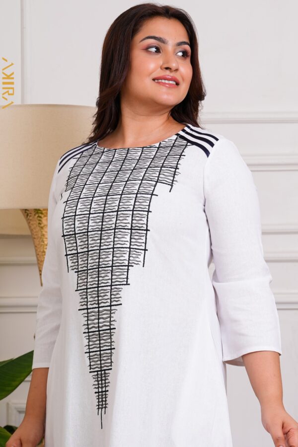 Lady In Luxe Elegant Dress