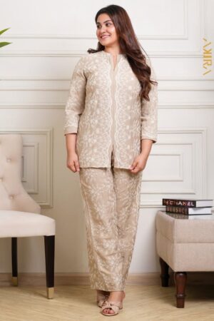 Shade Lady Elegant Top