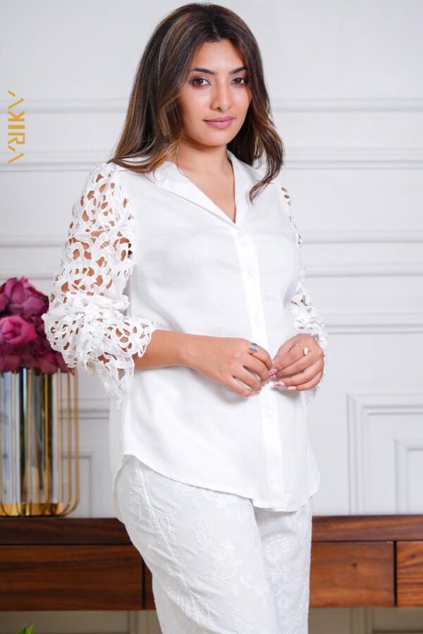 Fair elegant detail top