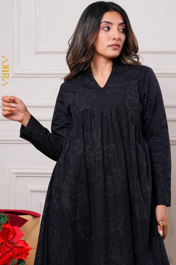 Qulnora Dark Dress