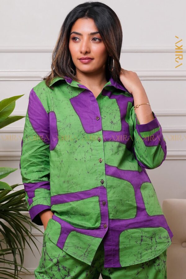 Laira lady batik top