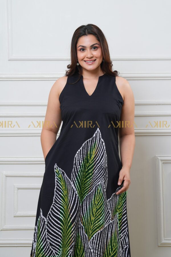 Luxevela dark batik dress