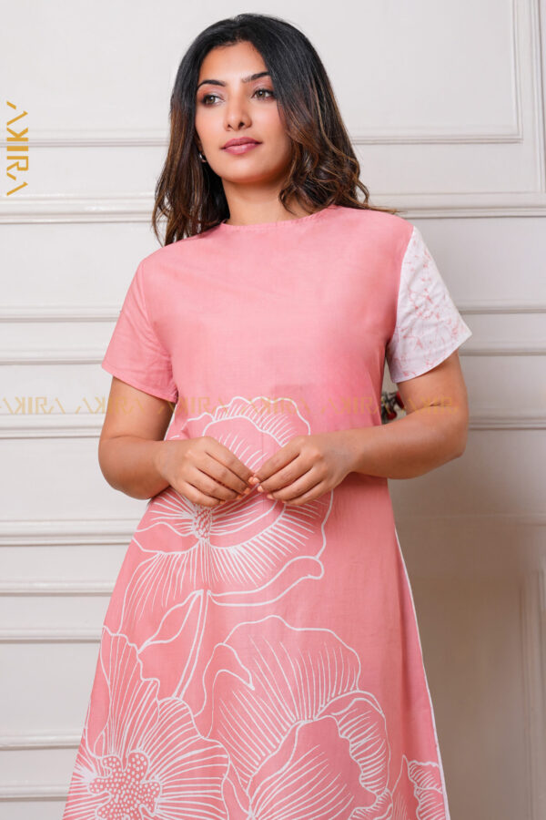 Queen - Flowery Dress