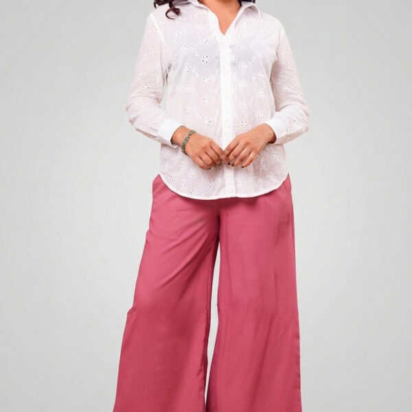 Evolina elegant detail top