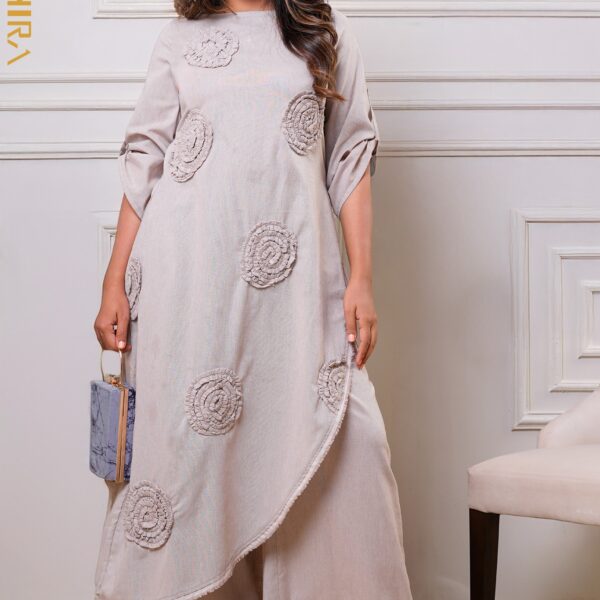 Dahila may detail top