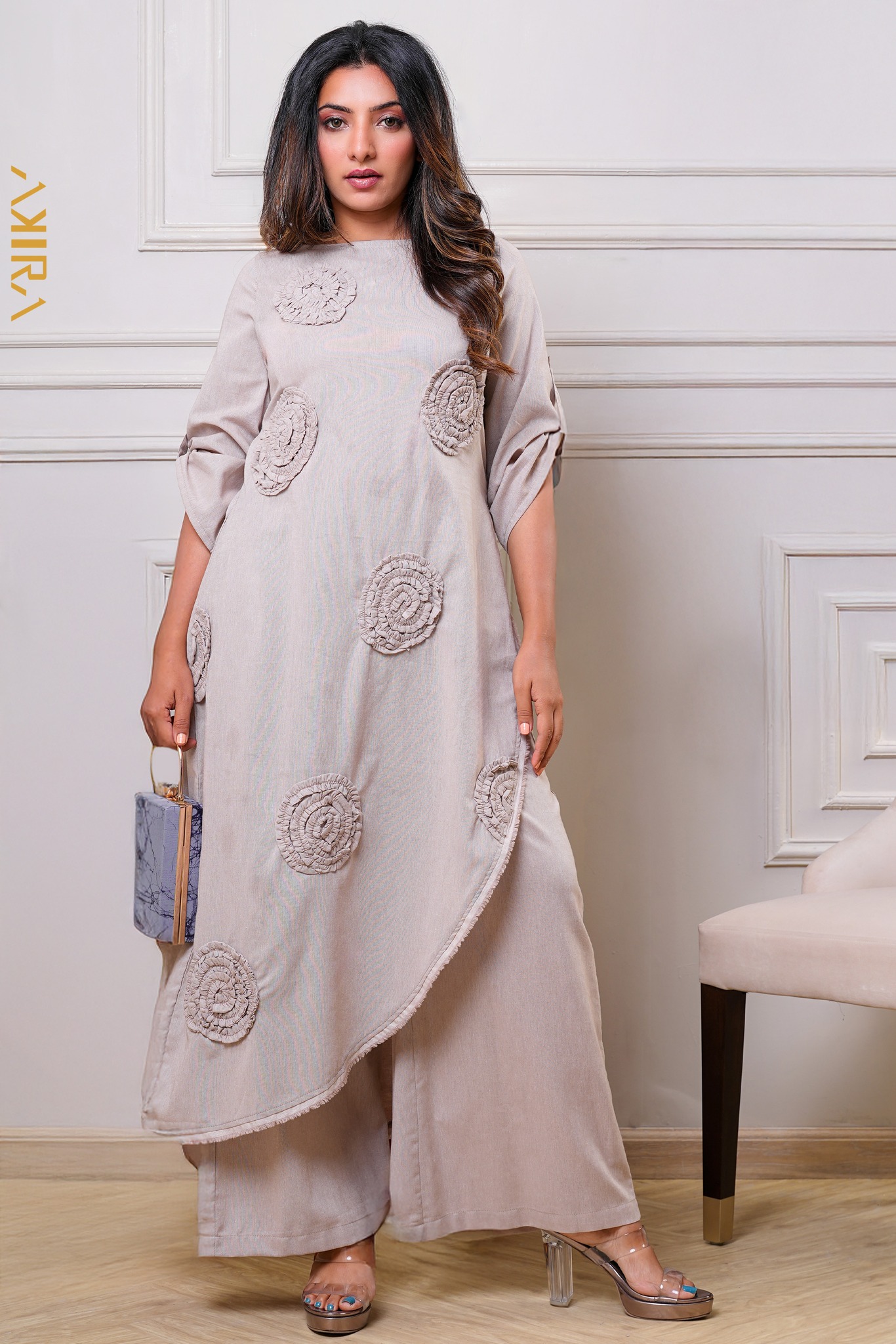 Dahila may detail top