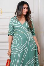 Vivid twilight batik long top