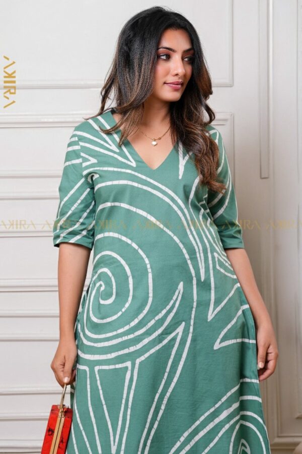 Vivid twilight batik long top